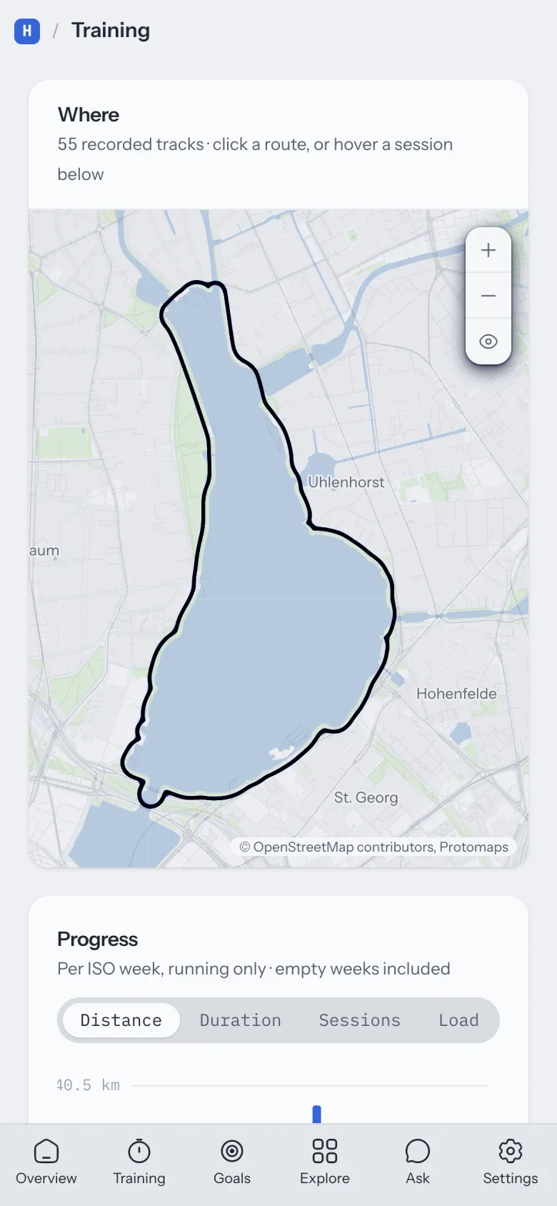 Homeostat Training on a phone: the run map with recorded tracks around a city lake, and the weekly progress chart.